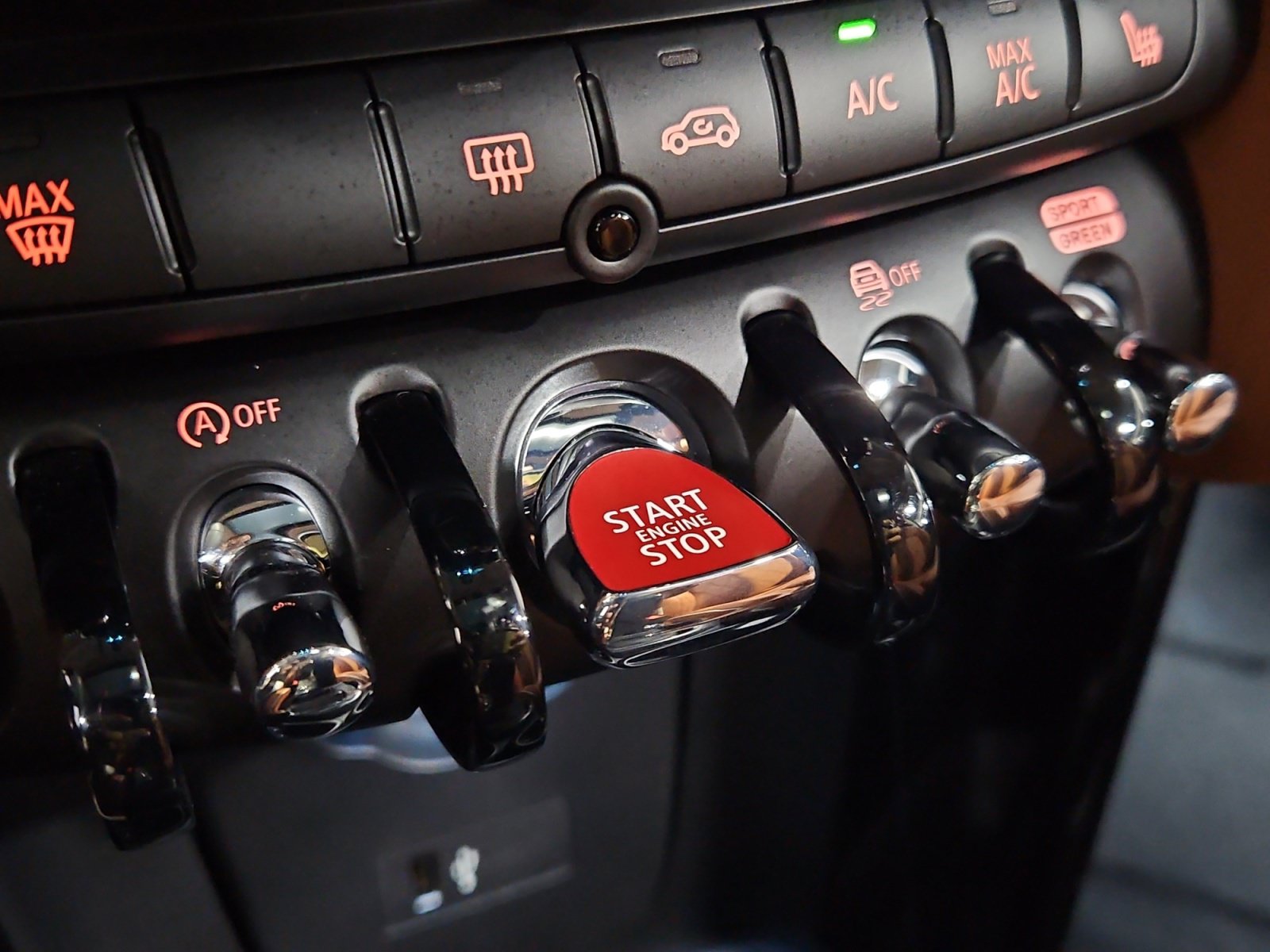 Used 2024 MINI Cooper S w/ Signature Upholstery Package FWD image 21