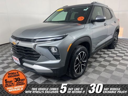 Certified 2025 Chevrolet TrailBlazer LT w/ Driver Confidence Package image 12