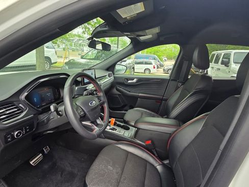 Used 2024 Ford Escape ST-Line Select AWD/4WD image 9
