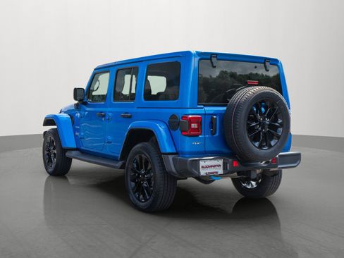 Used 2023 Jeep Wrangler Unlimited Sahara w/ Cold Weather Group AWD/4WD image 5