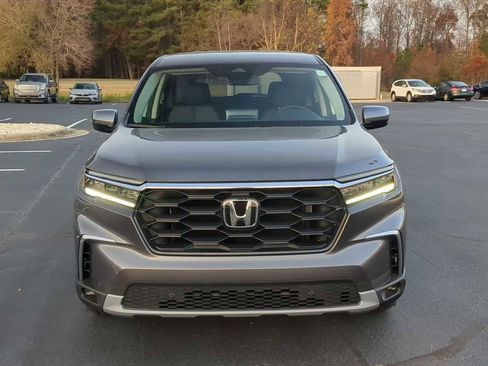 New 2025 Honda Pilot EX-L image 3