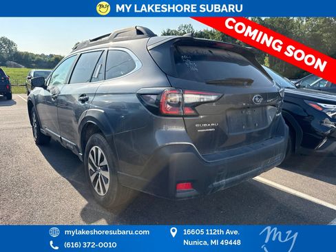 Used 2025 Subaru Outback Premium AWD/4WD image 4