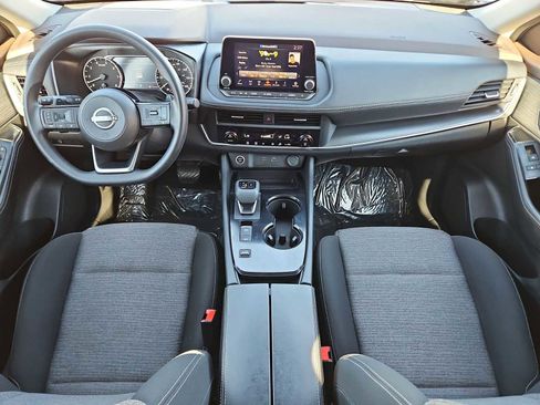 Used 2023 Nissan Rogue SV image 15