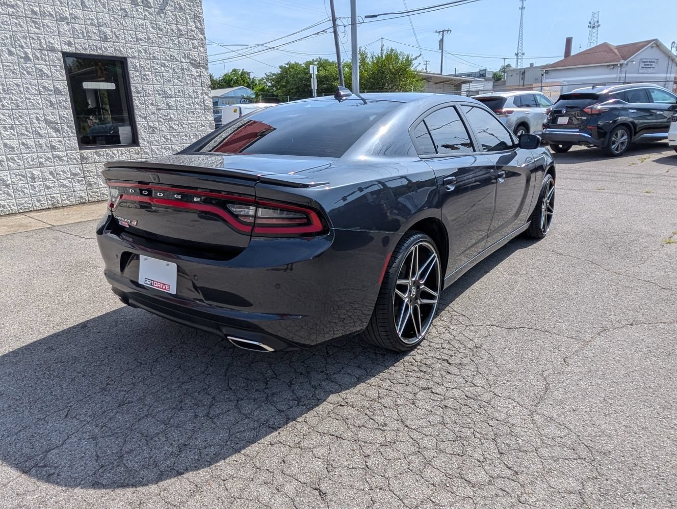 Used 2019 Dodge Charger SXT AWD/4WD image 6