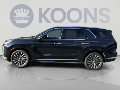 Certified 2024 Hyundai Palisade Calligraphy FWD image 2
