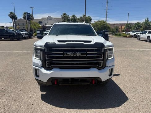 Used 2022 GMC Sierra 3500 AT4 w/ AT4 Preferred Package AWD/4WD image 2