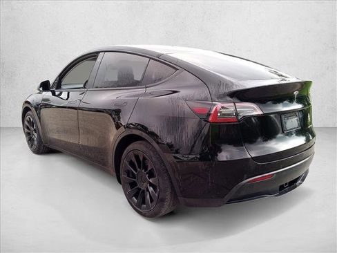Used 2022 Tesla Model Y Long Range AWD/4WD image 7