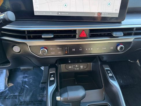 Used 2024 Kia Sorento S w/ Panoramic Sunroof Package image 25