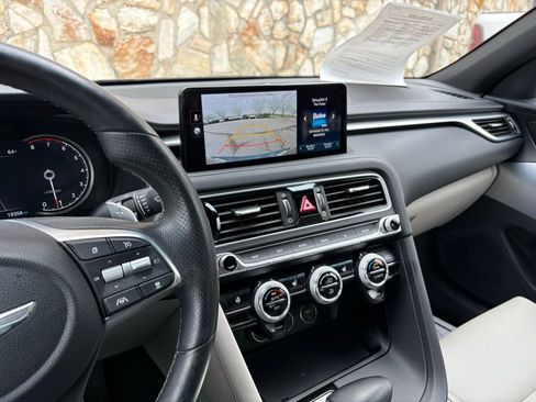 Used 2023 Genesis G70 2.0T image 39