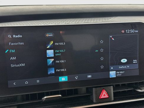 Used 2025 Kia Carnival FWD image 21