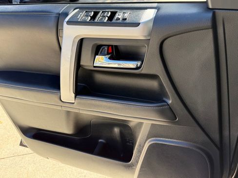 Used 2020 Toyota 4Runner SR5 image 28