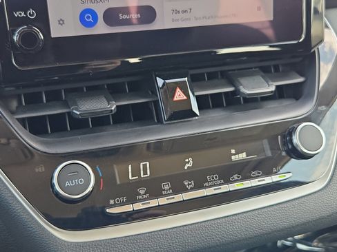 Used 2025 Toyota Corolla LE FWD image 18