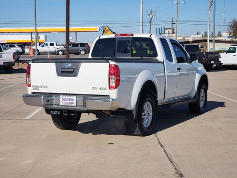 Used 2019 Nissan Frontier SV image 5
