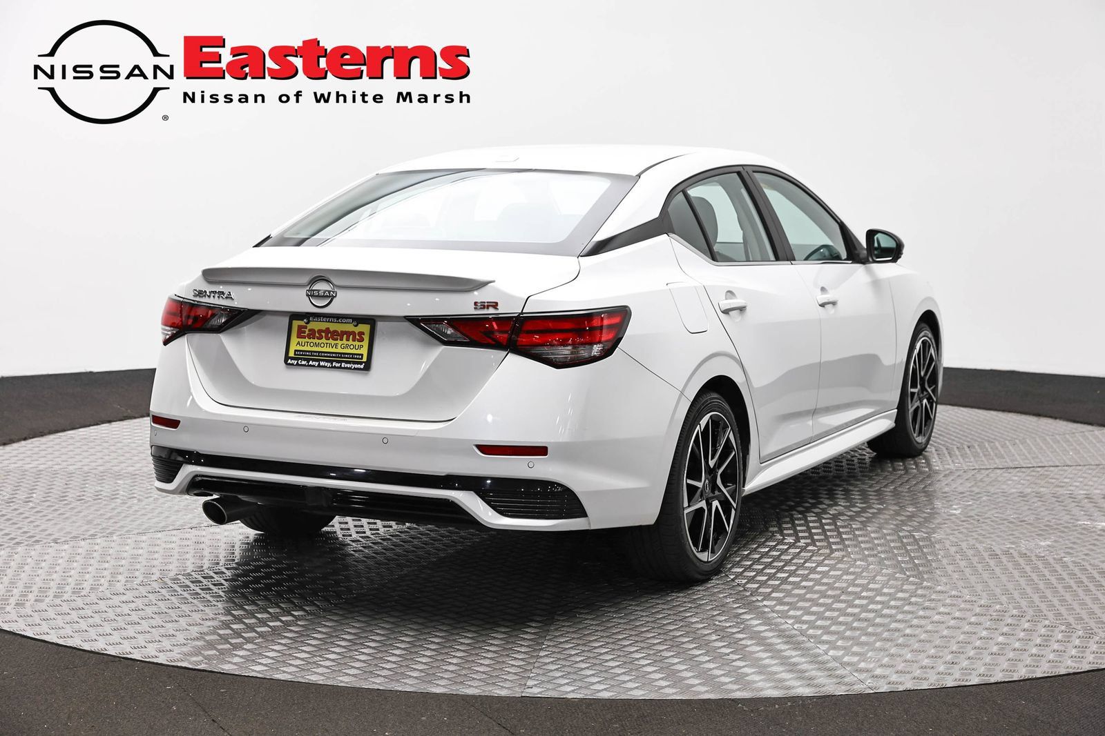 Used 2024 Nissan Sentra SR w/ SR Premium Package FWD image 5