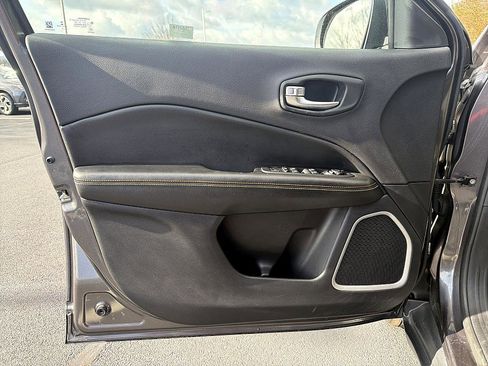 Used 2020 Jeep Compass Latitude image 9