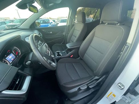 Used 2024 GMC Terrain SLE image 35