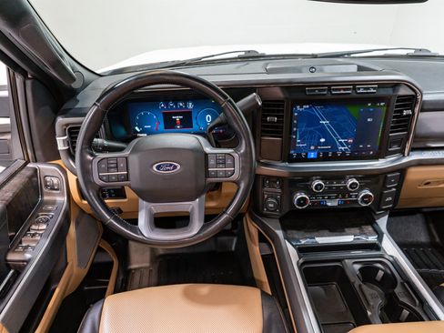 Used 2023 Ford F250 Lariat w/ Chrome Package image 14