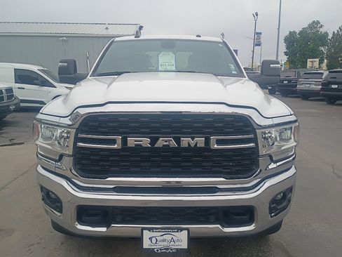 Used 2024 RAM 2500 Big Horn w/ Off Road Package AWD/4WD image 3