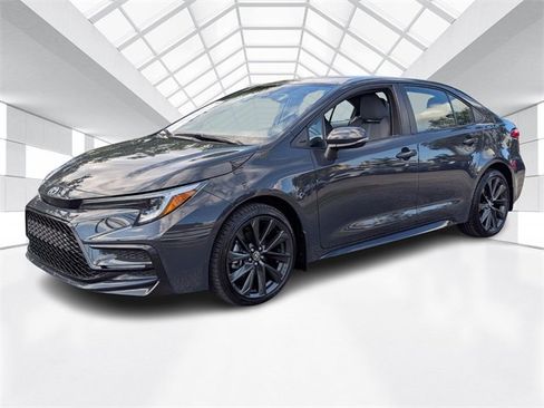 Used 2025 Toyota Corolla SE image 3