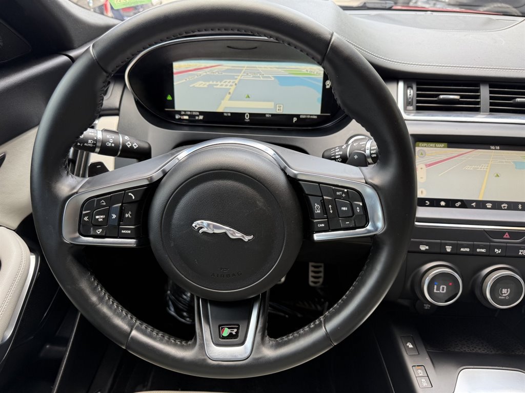 Used 2018 Jaguar E-PACE R-Dynamic SE AWD/4WD image 22