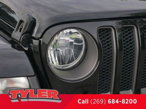 Used 2021 Jeep Wrangler Sport AWD/4WD image 10