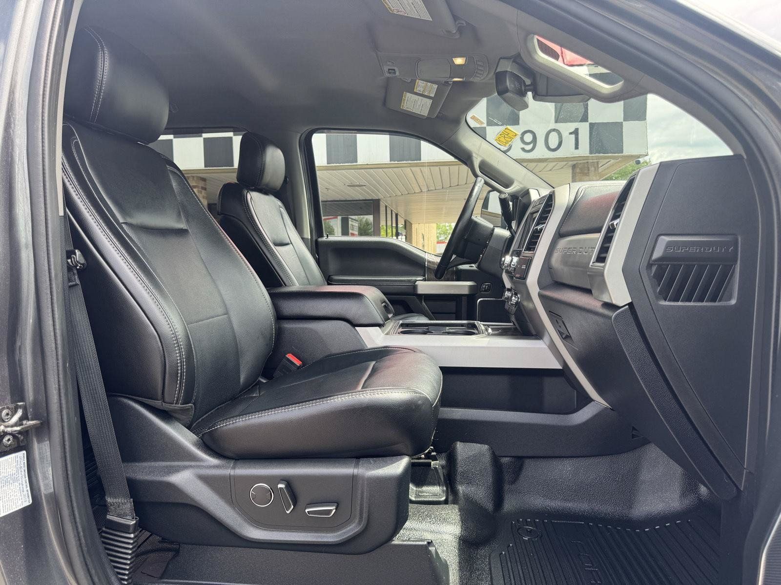 Used 2019 Ford F350 Lariat w/ Lariat Ultimate Package AWD/4WD image 28