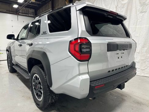 Used 2025 Toyota 4Runner TRD Off-Road image 5