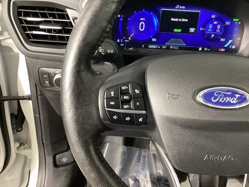 Used 2020 Ford Escape Titanium w/ Titanium Premium Package 2.0 AWD/4WD image 19