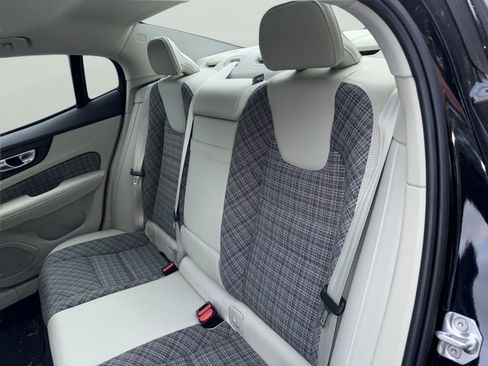 Used 2021 Volvo S60 T5 Momentum w/ Protection Package Premier image 15