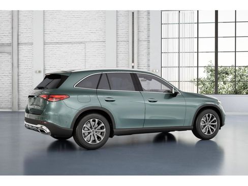 Used 2026 Mercedes-Benz GLC 300 4MATIC image 19