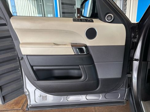 Used 2014 Land Rover Range Rover Sport HSE image 21