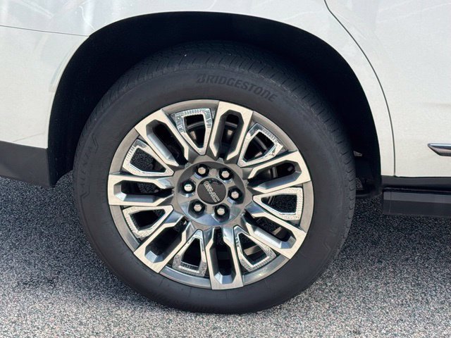 Used 2024 GMC Yukon Denali Ultimate AWD/4WD image 14