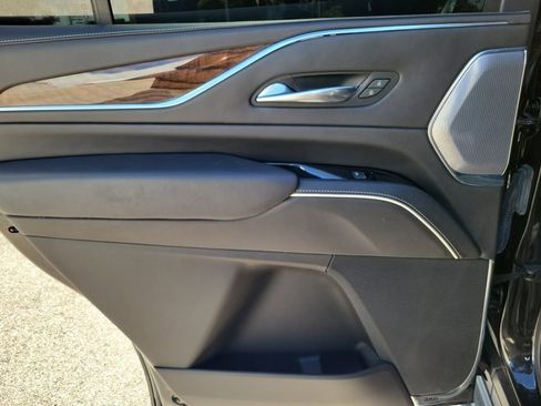 Used 2022 Cadillac Escalade Sport Platinum image 14