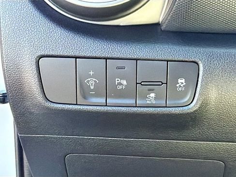 Used 2023 Hyundai Kona Limited FWD image 9