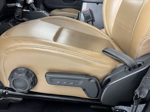 Certified 2023 Jeep Wrangler Unlimited Sahara image 26