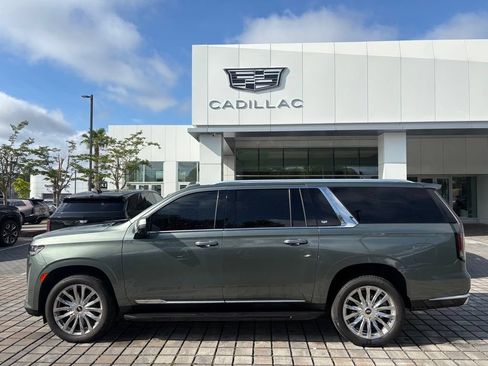 Used 2023 Cadillac Escalade ESV Premium Luxury AWD/4WD image 1
