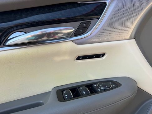 Used 2024 Cadillac XT6 Premium Luxury w/ Technology Package FWD image 22