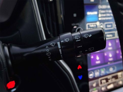 Used 2020 Subaru Outback Premium image 24