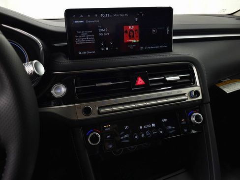 Used 2026 Genesis G70 2.5T image 15