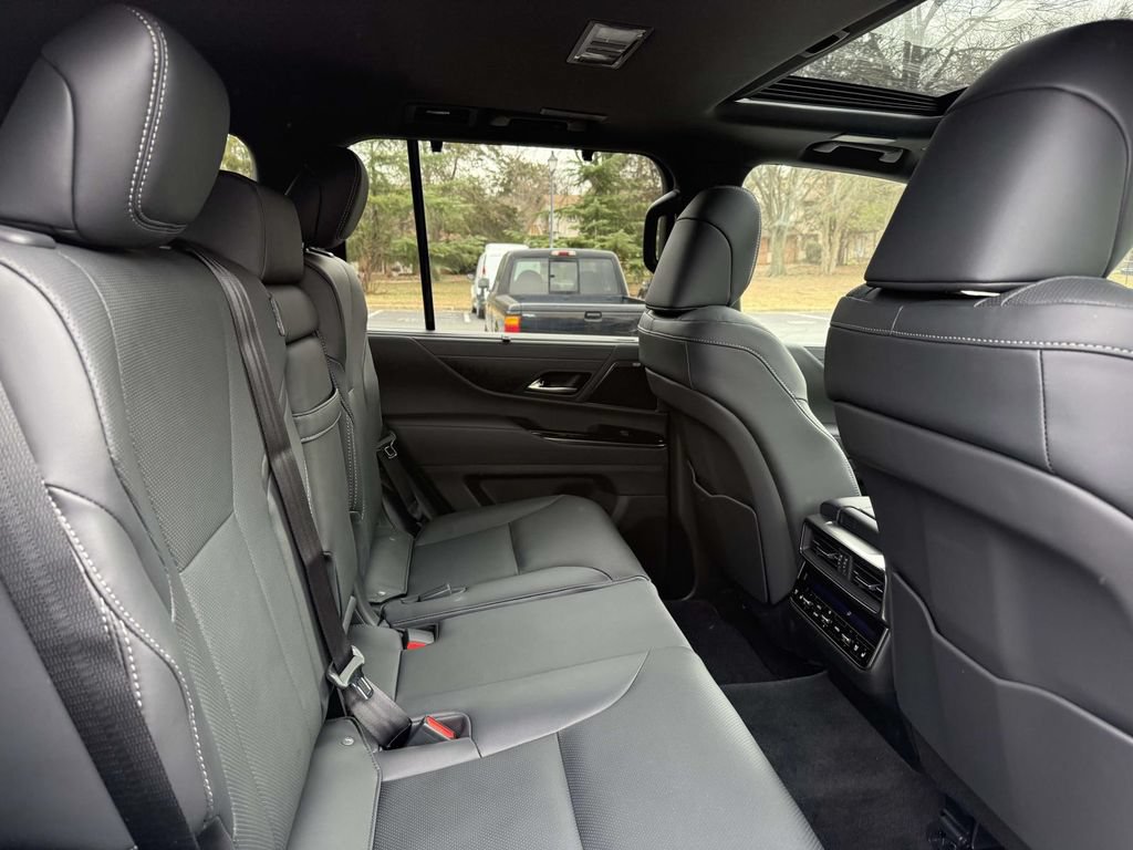 Used 2025 Lexus LX 600 4WD w/ Accessory Package (Z1) image 15