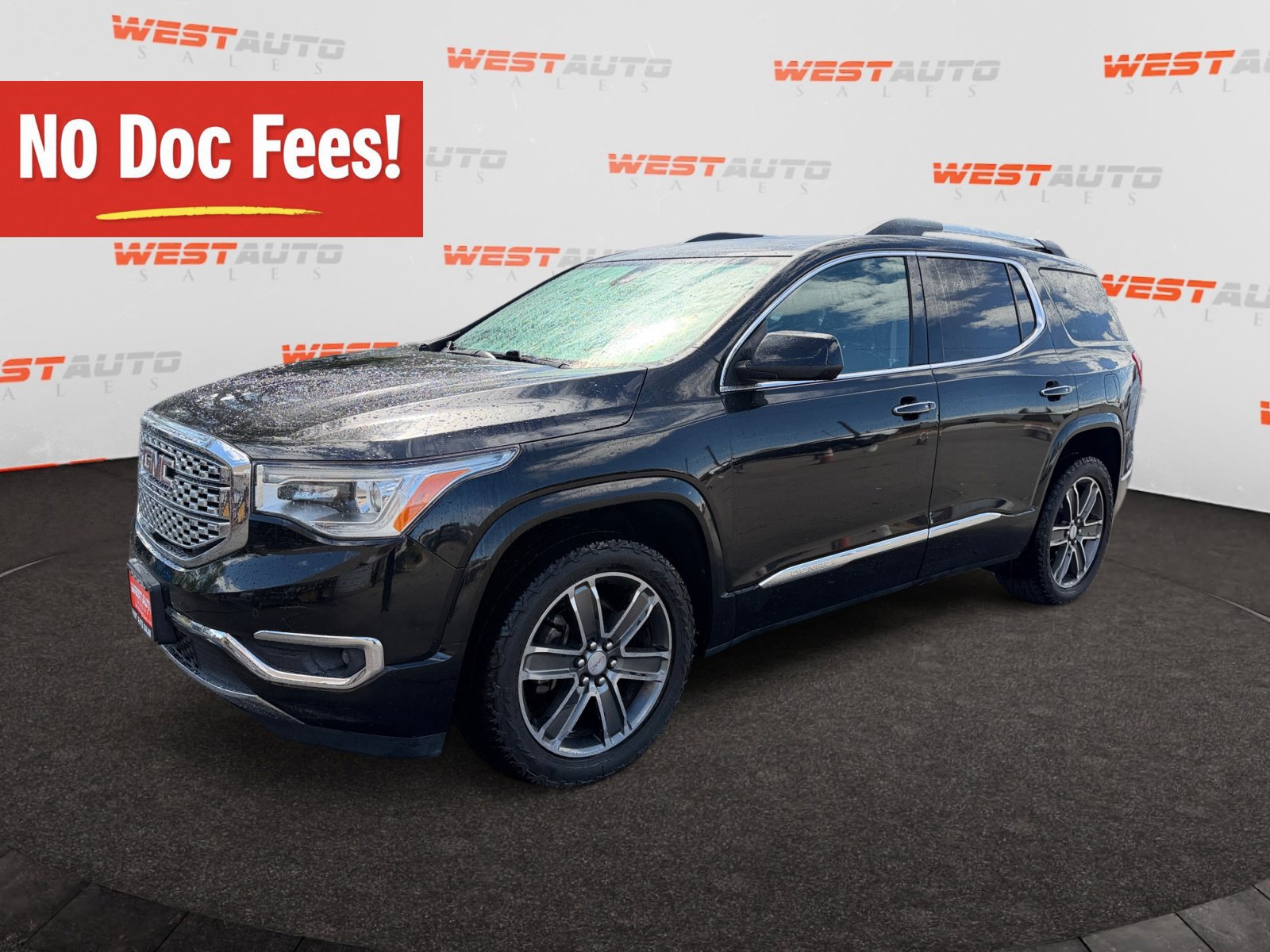 Used 2017 GMC Acadia Denali w/ Technology Package AWD/4WD image 1