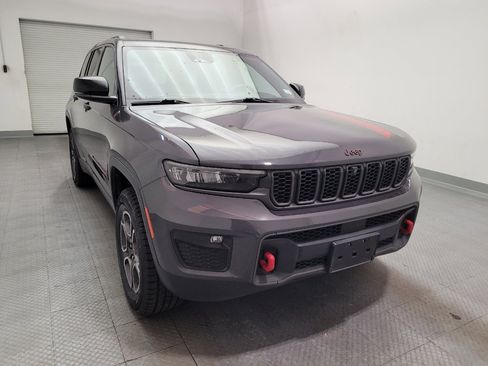 Used 2022 Jeep Grand Cherokee Trailhawk AWD/4WD image 14