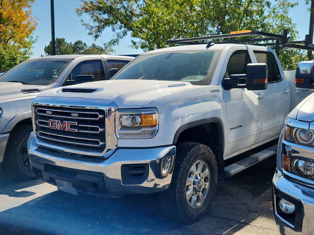 Used 2018 GMC Sierra 3500 SLE AWD/4WD image 3