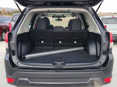 Used 2023 Subaru Forester Premium image 17