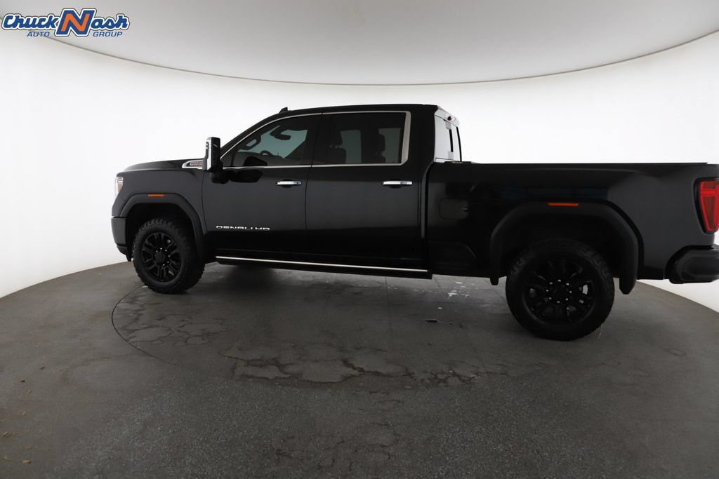 Used 2022 GMC Sierra 2500 Denali w/ Denali Black Diamond Edition AWD/4WD image 8
