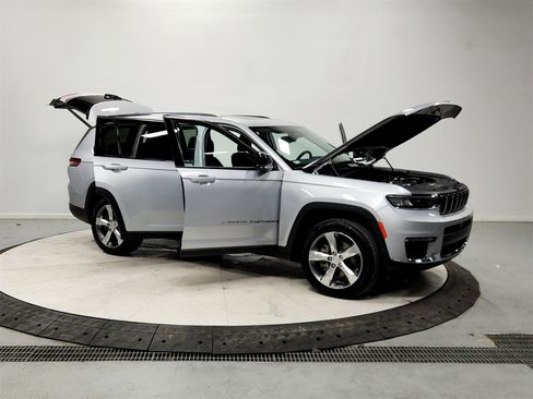 Used 2021 Jeep Grand Cherokee L Limited w/ Trailer Tow Group (B) image 9