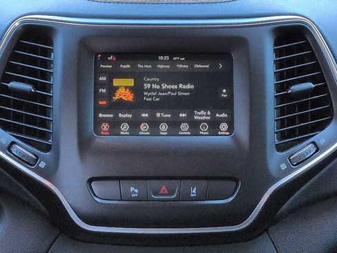 Used 2021 Jeep Cherokee Latitude Lux w/ Sun & Sound Group image 17