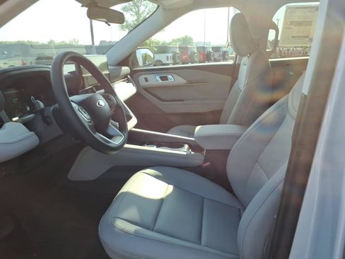 Used 2026 Ford Explorer Active w/ Active Comfort Package RWD image 10