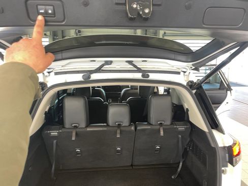 Used 2024 Nissan Pathfinder SL w/ SL Premium Package image 27