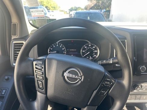 Used 2022 Nissan Frontier SV image 20